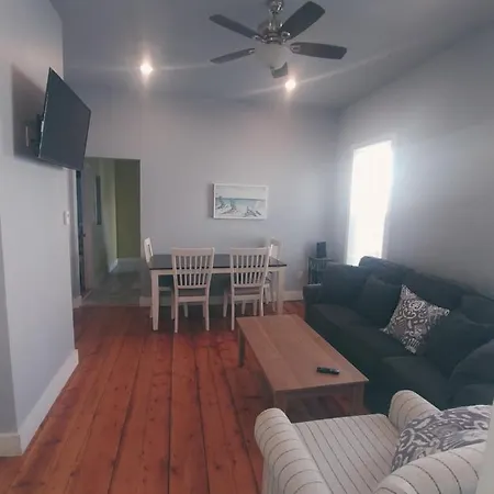 East Bayside/ Munjoy - Charming Downtown Escape Apartment